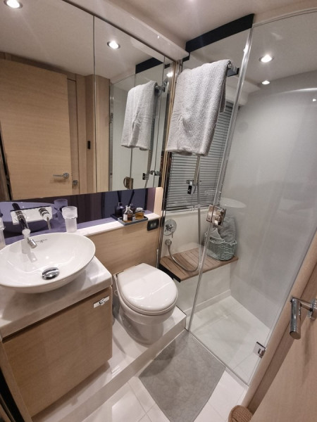 V40 2021 42' 7" PRINCESS YACHTS