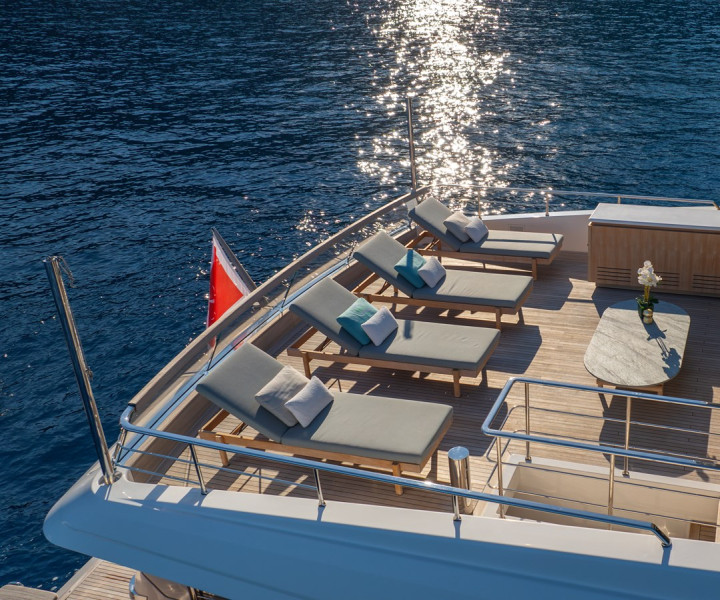 SD96 2022 94' 11" SANLORENZO YACHTS