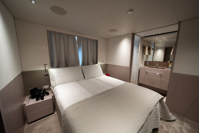 SD96 2022 94' 11" SANLORENZO YACHTS