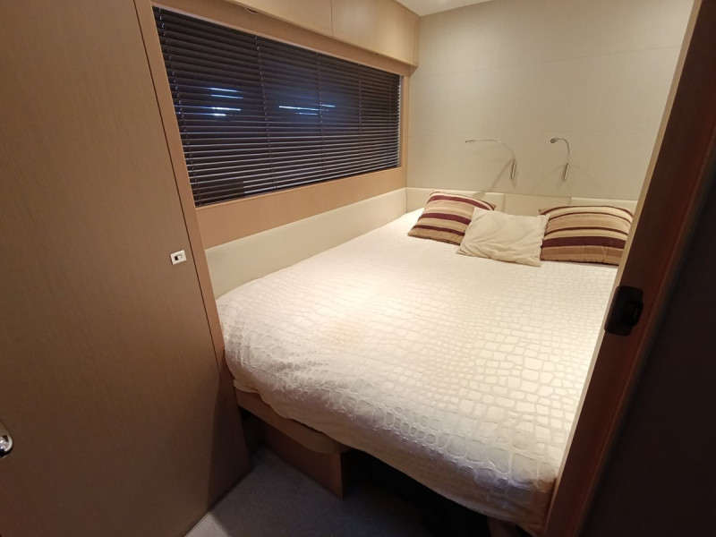 V78 2011 77' 7" PRINCESS YACHTS