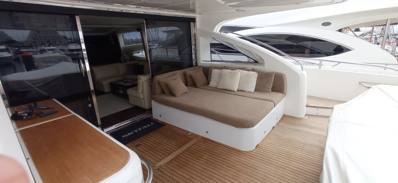 V78 2011 77' 7" PRINCESS YACHTS