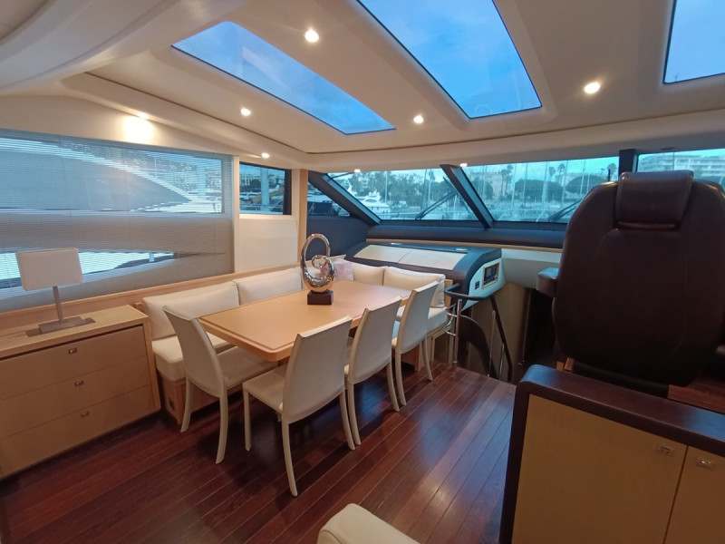 V78 2011 77' 7" PRINCESS YACHTS