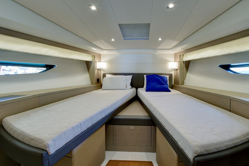 2019 50' 10" PRESTIGE