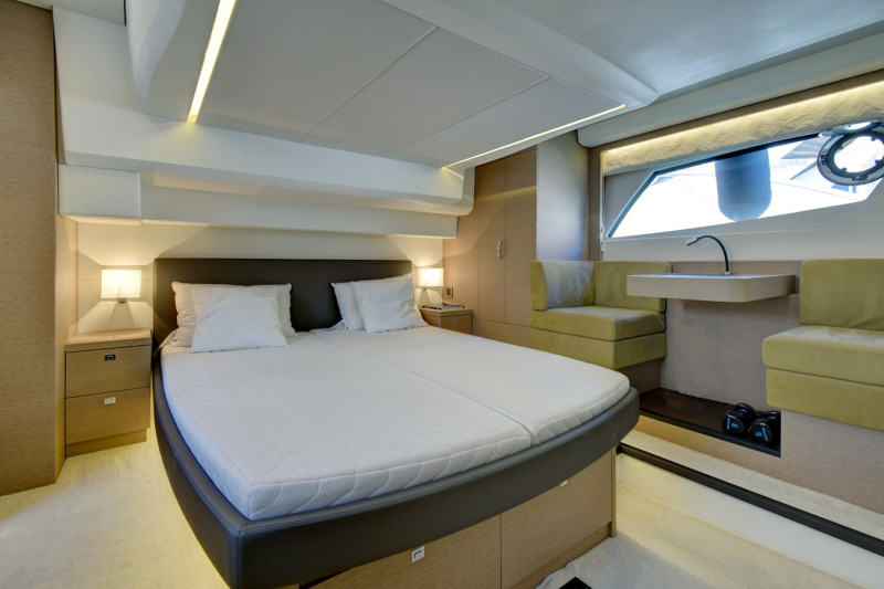 2019 50' 10" PRESTIGE