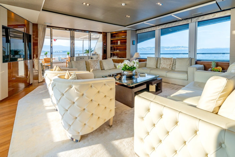 35M 2017 115' 4" PRINCESS YACHTS