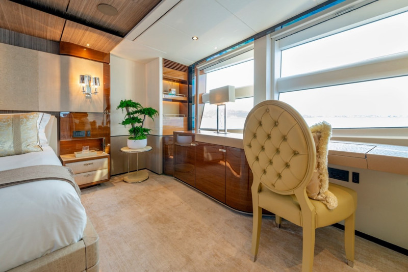 35M 2017 115' 4" PRINCESS YACHTS