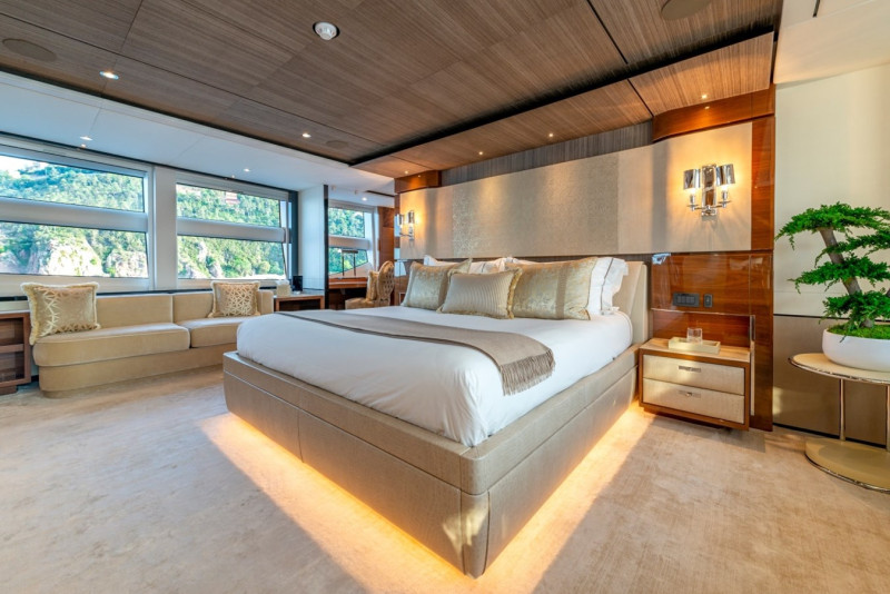 35M 2017 115' 4" PRINCESS YACHTS