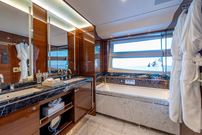 35M 2017 115' 4" PRINCESS YACHTS