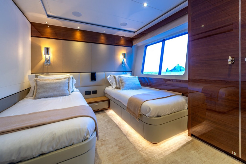 35M 2017 115' 4" PRINCESS YACHTS