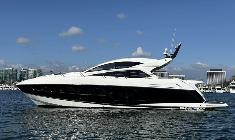 PREDATOR 57 2015 60' 1" SUNSEEKER