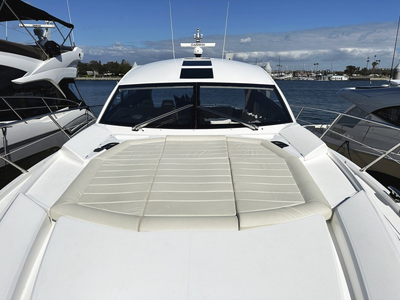 PREDATOR 57 2015 60' 1" SUNSEEKER