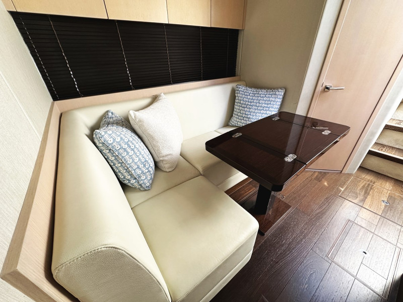 PREDATOR 57 2015 60' 1" SUNSEEKER