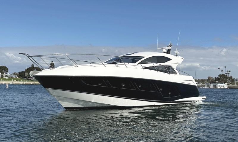 PREDATOR 57 2015 60' 1" SUNSEEKER