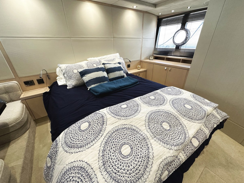 PREDATOR 57 2015 60' 1" SUNSEEKER