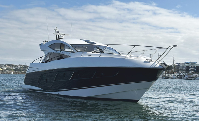 PREDATOR 57 2015 60' 1" SUNSEEKER