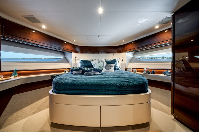 2019 70' 0" PRINCESS YACHTS