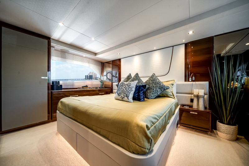 2019 70' 0" PRINCESS YACHTS