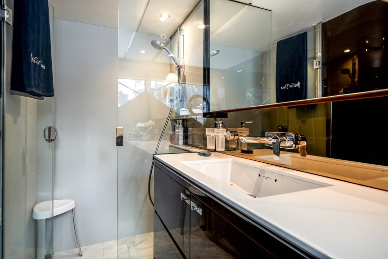 2019 70' 0" PRINCESS YACHTS