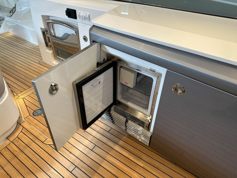 PRINCESS V50 OPEN 2024 52' 7" PRINCESS YACHTS