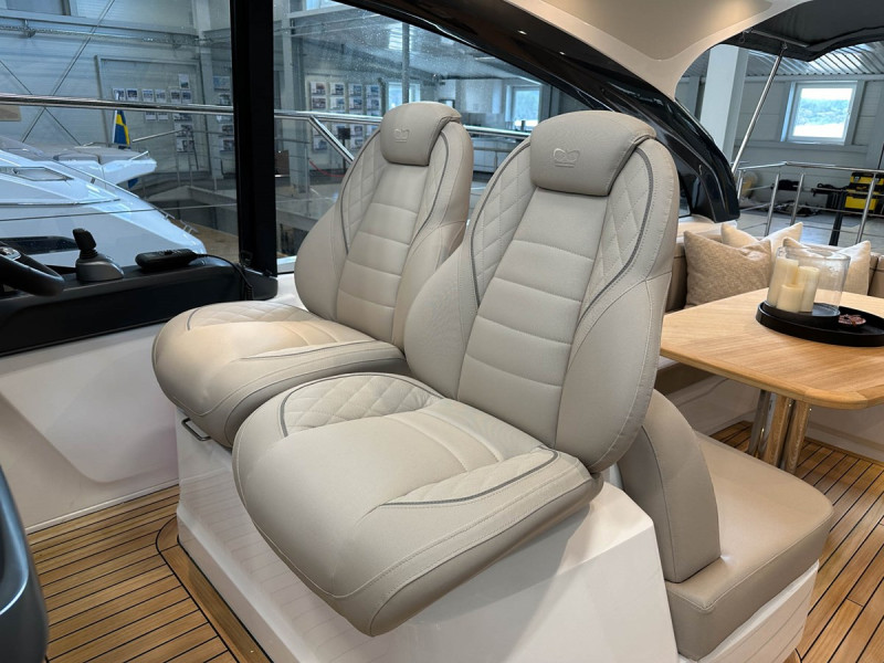 PRINCESS V50 OPEN 2024 52' 7" PRINCESS YACHTS