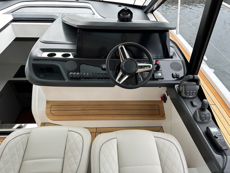 PRINCESS V50 OPEN 2024 52' 7" PRINCESS YACHTS