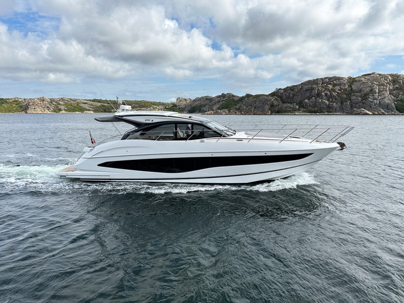 PRINCESS V50 OPEN 2024 52' 7" PRINCESS YACHTS