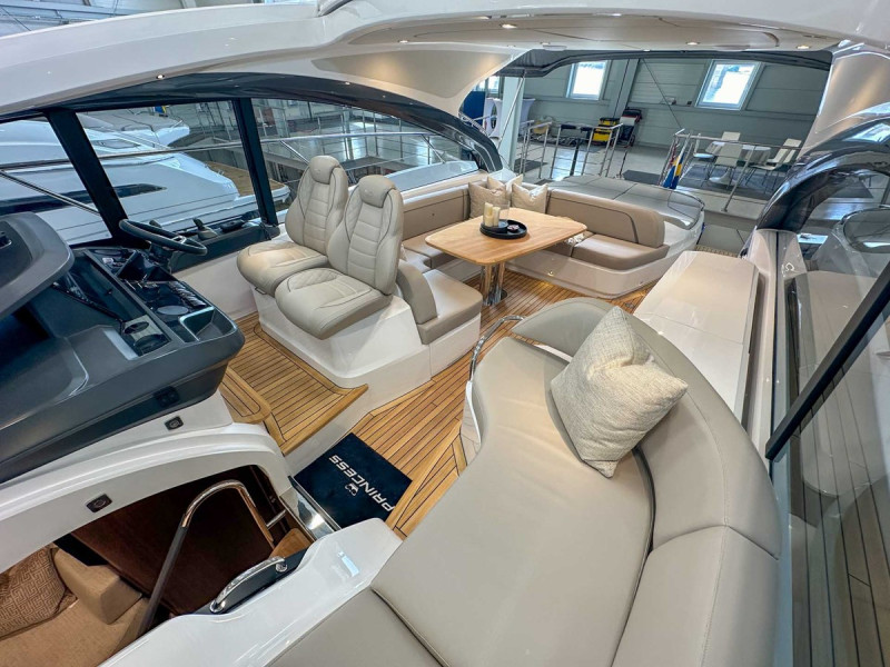 PRINCESS V50 OPEN 2024 52' 7" PRINCESS YACHTS