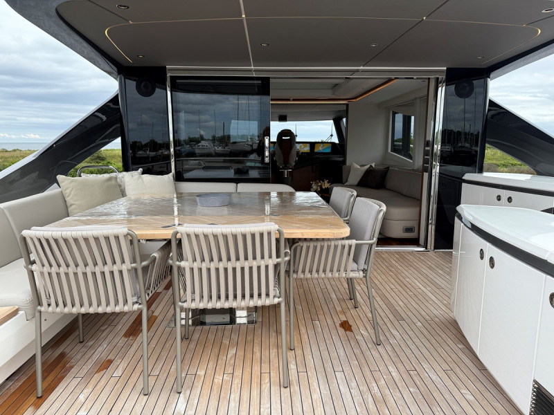 PRINCESS X80 2024 82' 5" PRINCESS YACHTS