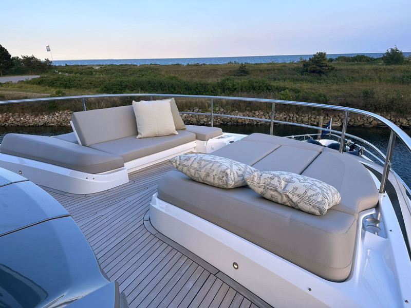 PRINCESS X80 2024 82' 5" PRINCESS YACHTS