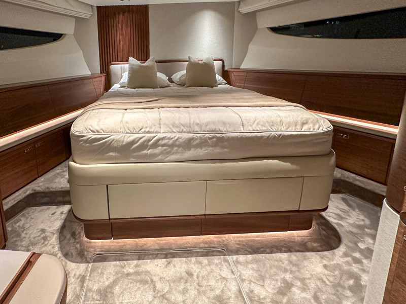 PRINCESS X80 2024 82' 5" PRINCESS YACHTS