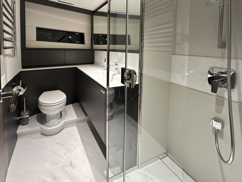 PRINCESS X80 2024 82' 5" PRINCESS YACHTS