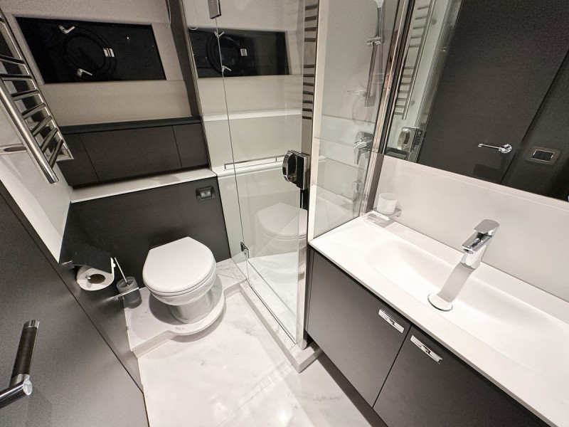 PRINCESS X80 2024 82' 5" PRINCESS YACHTS