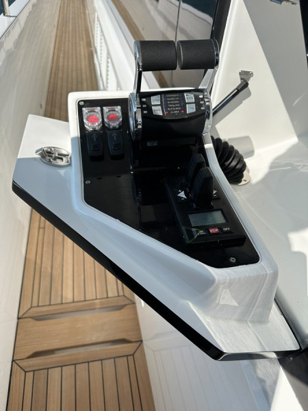 PRINCESS X80 2024 82' 5" PRINCESS YACHTS
