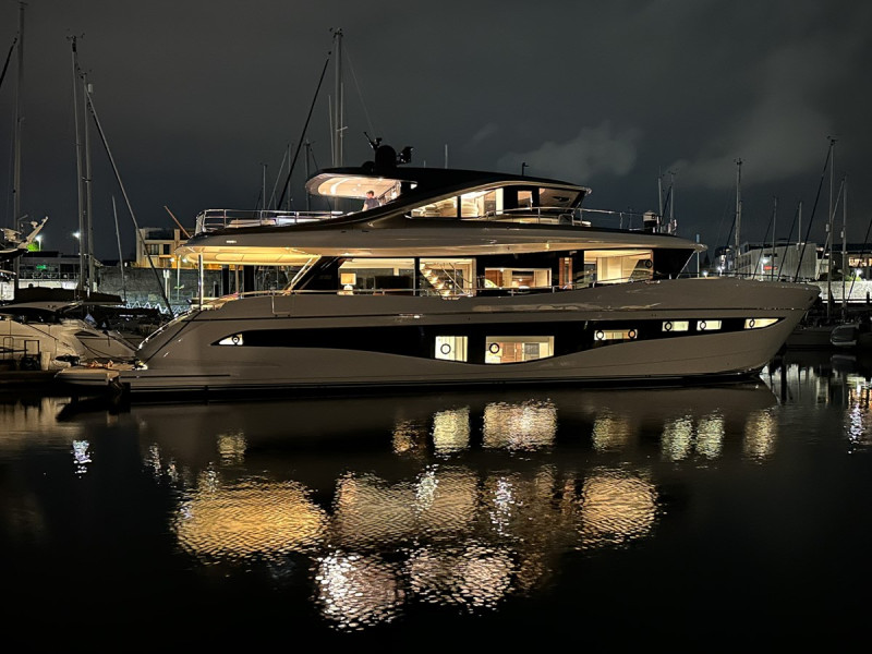 PRINCESS X80 2024 82' 5" PRINCESS YACHTS