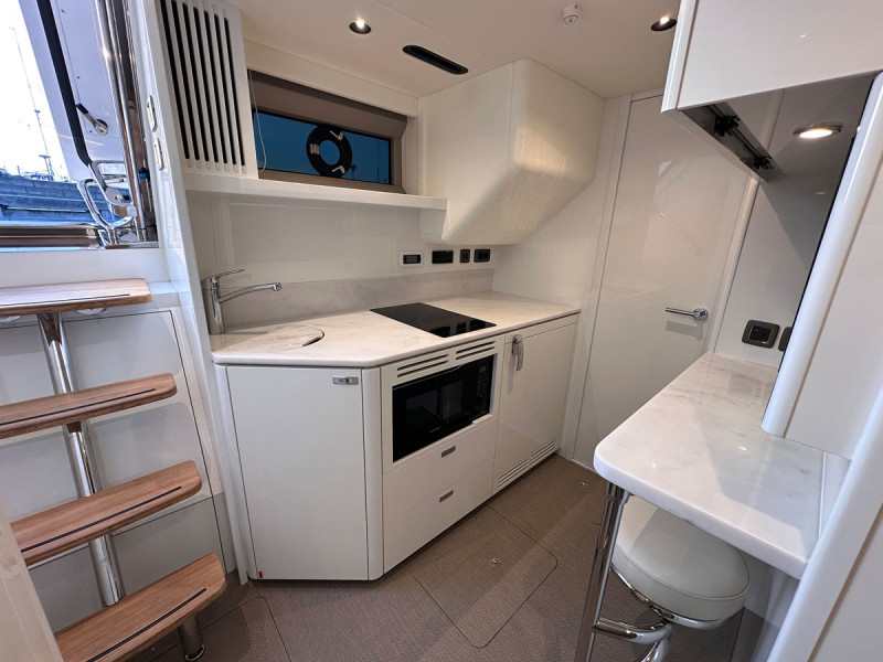 PRINCESS X80 2024 82' 5" PRINCESS YACHTS