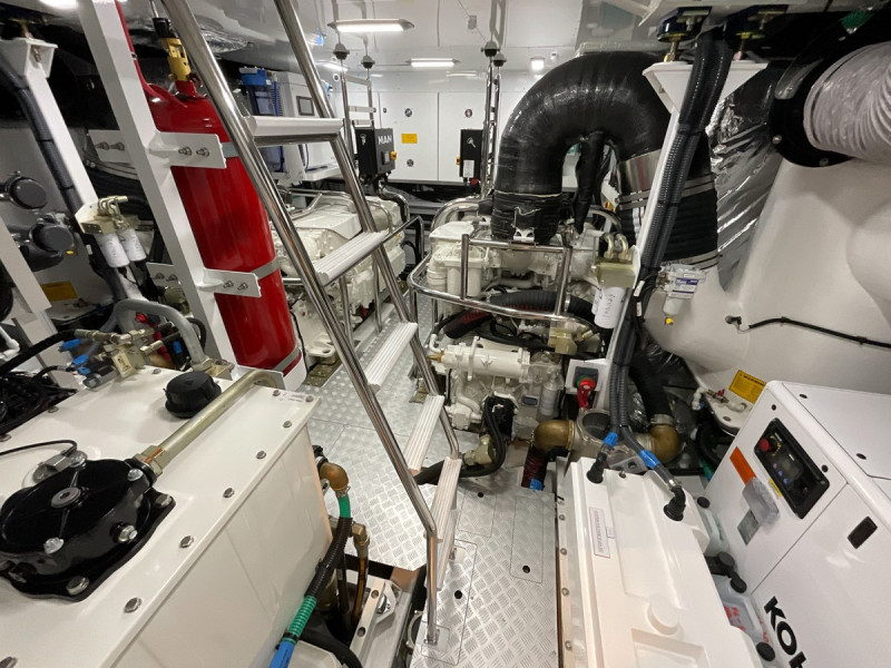 PRINCESS X80 2024 82' 5" PRINCESS YACHTS