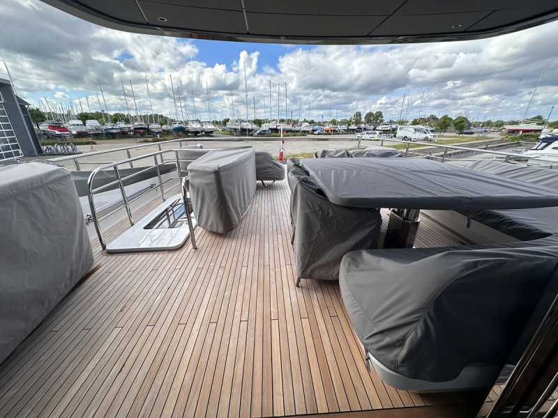 PRINCESS X80 2024 82' 5" PRINCESS YACHTS