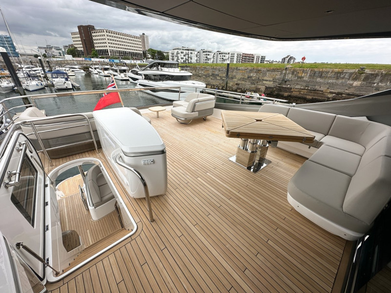 PRINCESS X80 2024 82' 5" PRINCESS YACHTS