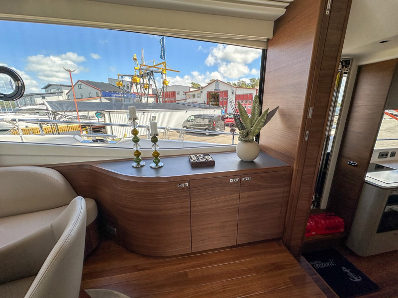 PRINCESS X80 2024 82' 5" PRINCESS YACHTS