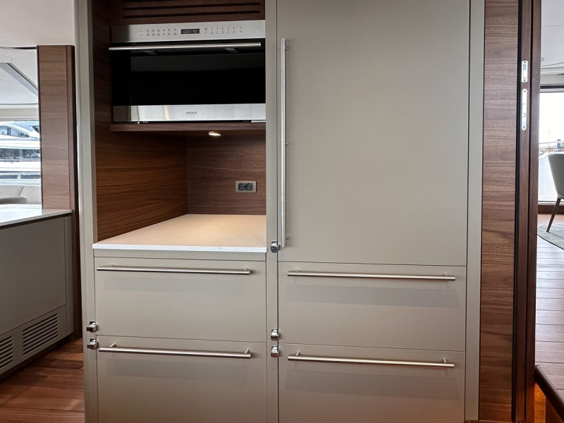 PRINCESS X80 2024 82' 5" PRINCESS YACHTS