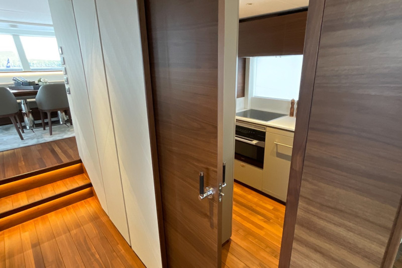 PRINCESS X80 2024 82' 5" PRINCESS YACHTS