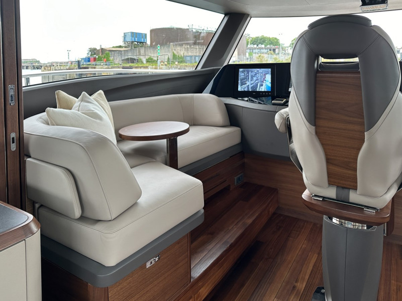 PRINCESS X80 2024 82' 5" PRINCESS YACHTS