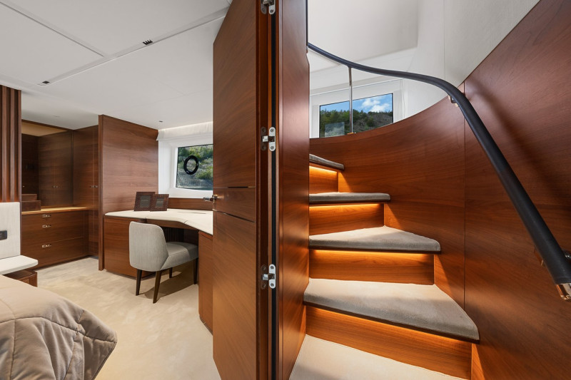 PRINCESS S72 2023 75' 9" PRINCESS YACHTS