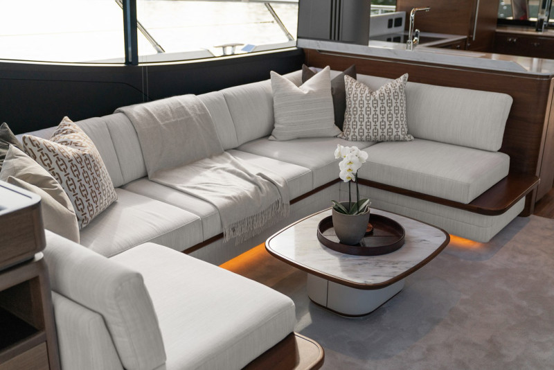 PRINCESS S72 2023 75' 9" PRINCESS YACHTS