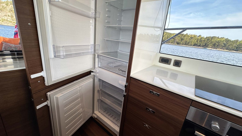 PRINCESS F65 2023 66' 7" PRINCESS YACHTS