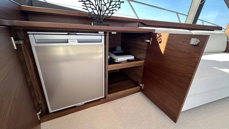 PRINCESS F65 2023 66' 7" PRINCESS YACHTS