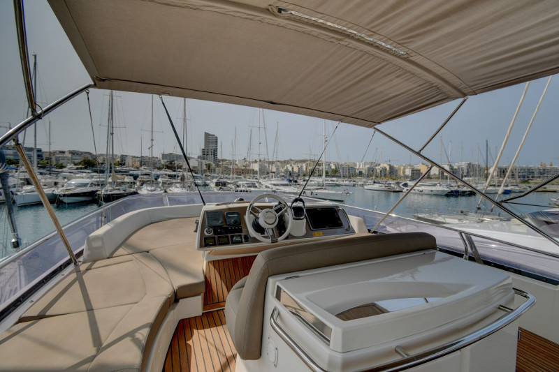 2015 62' 0" PRESTIGE