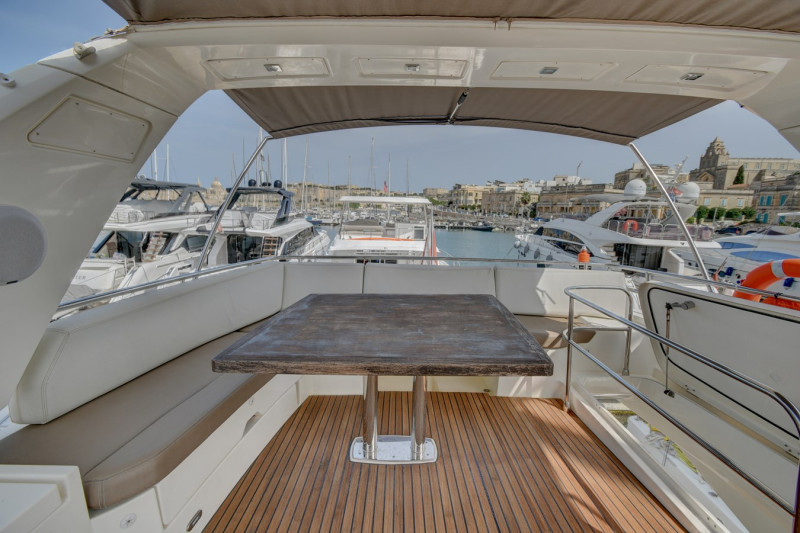 2015 62' 0" PRESTIGE