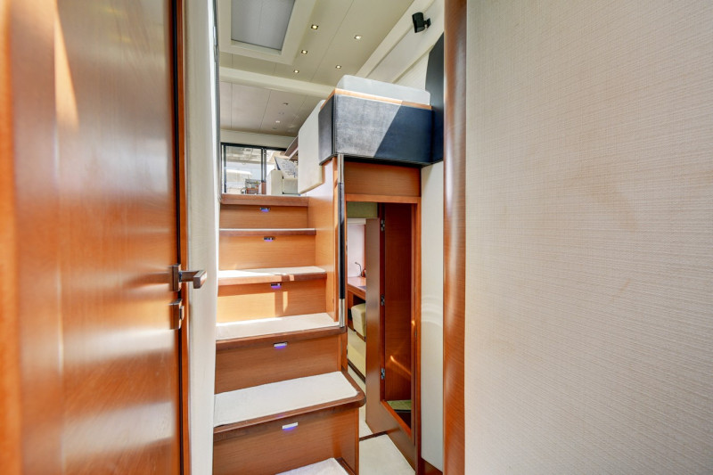 2015 62' 0" PRESTIGE