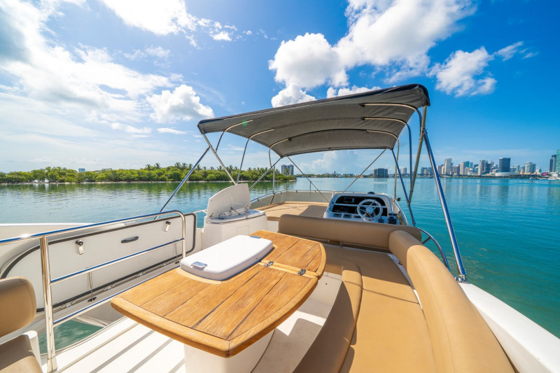 2011 60' 2" SUNSEEKER